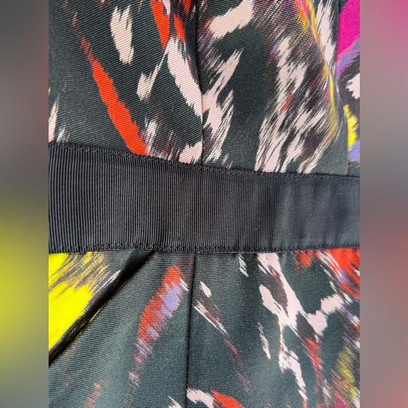 MILLY of NY Multicolor Floral Grosgrain belt exposed Zipper Sheath Dress - Sz 4 - Picture 4 of 9